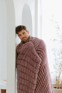 بطانية أرنب فقاعية مخططة مقلمة من الفرو الصناعي قابلة للانعكاس من جانب مزدوج دافئ سميك جي إس إم - Product Image 2