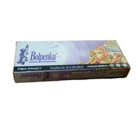 Petite boîte en carton ivoire personnalisée pour la vente au détail, pliable avec fermeture à rabat, finition brillante, gaufrage et vernis pour parfum