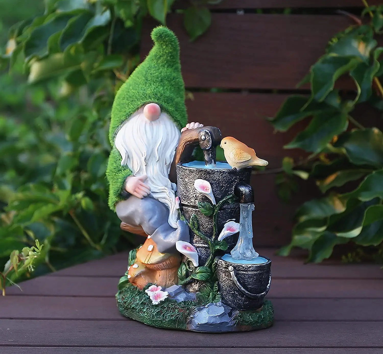 Garden Ornaments Waterproof Flocked Resin Garden Gnome Statue Fetch Water With Solar Lights