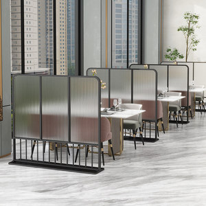 Divisorio Mobile <span class=keywords><strong>in</strong></span> Acciaio Inox con <span class=keywords><strong>Vetro</strong></span> Scanalato per Hotel <span class=keywords><strong>e</strong></span> Ristoranti, Separatore Commerciale per Corridoi <span class=keywords><strong>e</strong></span> Stanze - Product Image 1