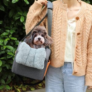 Asiento de coche para perros con cojín y correa de seguridad, diseño para la consola central del coche - Product Image 3