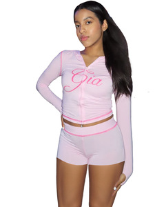 Completo da <span class=keywords><strong>donna</strong></span> due pezzi 2026 Nuovo Arrivo Primavera Gia: Top Corto con Cappuccio a Maniche Lunghe e Pantaloncini a Righe Leopardati - Product Image 4