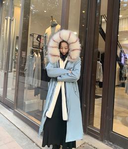 2019 nuova versione coreana <span class=keywords><strong>cappotto</strong></span> Parka in finta pelliccia <span class=keywords><strong>di</strong></span> <span class=keywords><strong>visone</strong></span> fodera staccabile motivo a quadri con bottone da donna <span class=keywords><strong>cappotto</strong></span> invernale medio <span class=keywords><strong>lungo</strong></span> - Product Image 2