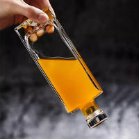 Vente en gros personnalisé 100ml 200ml 500ml 1000ml carré vin vodka whisky liqueur verre bouteille de brandy avec bouchons