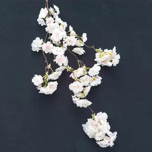 Fiore di seta fatto a mano simulazione pura decorazione per la casa appeso cascata fiori di ciliegio bottiglia fiore per hotel di natale