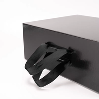 Boîte cadeau pliable magnétique de luxe avec ruban, matériaux recyclés, carton - Rangement haut de gamme et options de logo personnalisé