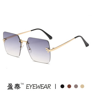แว่นตา แว่นกันแดดทรงสี่เหลี่ยมไร้กรอบ โลหะสีทอง UV400 แฟชั่นผู้หญิง - Product Image 2