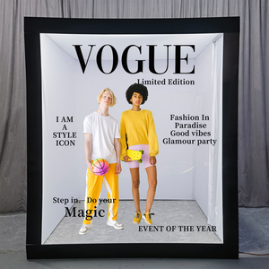 Boîte photomaton <span class=keywords><strong>METO</strong></span> de style magazine pour événements d'entreprise - Personnalisation professionnelle de la toile de fond avec cadre en PVC facile à installer - Product Image 4