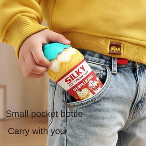 Bouteille à bulles <span class=keywords><strong>de</strong></span> crème glacée en plastique pour bébé, pulvérisation inversée d'eau, bâton à bulles portable pour enfants, jouet d'extérieur anti-fuite, pour les plus âgés - Product Image 3