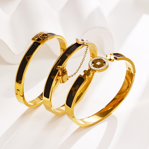 Brazalete de Acero Inoxidable con Zirconia, Chapado en Oro de 18k, Diseño Inspirado en Marcas Famosas, Joyería Fina de Moda - Product Image 3