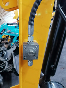 LUGONG LZ25 Micro-excavatrice de jardin la plus vendue avec chenilles en caoutchouc et système hydraulique fiable - Product Image 5