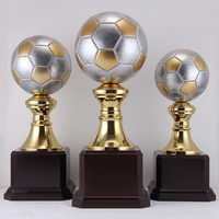 Grand trophée de football en résine et métal, trophée de joueur, récompense pour compétition de golf, trophée en métal avec base en bois