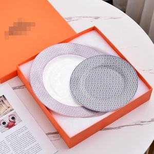 Assortiment d'assiettes à dîner et à plat de service, série foulard, 10 et 8 pouces, très demandé - Product Image 4