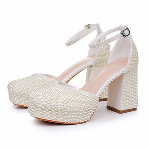 Chaussures Mary Jane à bout carré et strass, grande taille 45, en satin, avec bride cheville, couleurs bonbon, légères, pour femme, idéales pour les banquets et soirées d'été, à talon épais et haut. - Product Image 3