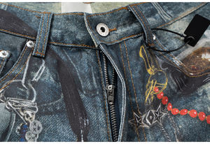 กางเกงยีนส์ทรงตรงหลวมสไตล์วินเทจสำหรับผู้ชาย พิมพ์ลายดิจิตอล DTG แบบสั่งทำพิเศษ ดีไซน์โดดเด่นจาก High Street พร้อมภาพถ่ายสินค้าจริง - Product Image 4