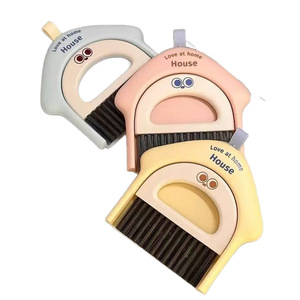 Juego de cepillos de limpieza para escritorio Mini House, limpiador de ranuras para teclado de nailon resistente al agua para estudiantes y uso en la oficina - Product Image 5