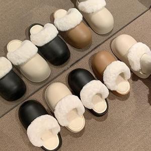 รองเท้าแตะกันลมพื้น PVC ดีไซน์ใหม่ขายส่ง บุขนเทียมถอดได้ สำหรับฤดูหนาว พร้อมจำหน่ายจากโรงงาน - Product Image 1