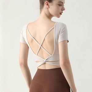 เสื้อครอปท็อปโยคะสำหรับผู้หญิง แบบมีโครงในตัว สายไขว้หลัง ผ้าริบ ระบายอากาศได้ดี แขนสั้น ทรงเข้ารูป เหมาะสำหรับออกกำลังกาย ขายส่ง - Product Image 5
