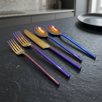 Ensemble d'ustensiles réutilisables en acier inoxydable irisé, écologiques, pour les fêtes, les voyages et les cadeaux