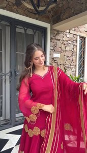 Exclusivo y elegante Top Reversible bordado Plazzo con Dupatta Set Totalmente cosido y listo para usar Casual Fox Georgette - Product Image 4