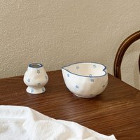 Bol à matcha Dingyue Chawan en céramique en forme de cœur avec bec verseur, motif floral peint à la main, ensemble pour la préparation de matcha latte à domicile