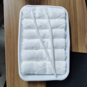 China Manufacturer 25*25 cm Flight Airplane Fresh Wet <strong>Small</strong> <strong>Hand</strong> <strong>Towel</strong> - Product Image 1