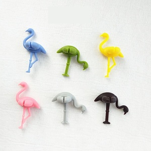 Lot de 6 marqueurs de verres en silicone en forme de flamant rose pour bouteilles et tasses – Vente en gros - Product Image 5