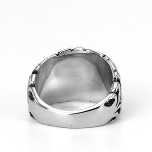 Anillo de Cruz Gótica de Acero Inoxidable 316 para Hombre, Plateado Pulido, Estilo Punk Vintage con Grabado en Relieve, Silueta Retro Oscura y Audaz - Product Image 4