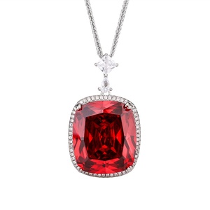 Collier pendentif en cuivre plaqué argent éco-responsable de qualité supérieure avec zircone cubique taille coussin 20*23mm et halo de diamants pour femmes - Product Image 1