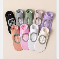 Chaussettes de yoga à brides croisées pour femmes, en tricot doux, respirantes, écologiques, antidérapantes avec picots en silicone, pour Pilates, danse et ballet, plusieurs couleurs unies