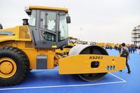 Compacteur vibrant de marque XCM G, 26 tonnes, modèle XS263, rouleau à tambour unique, puissance 162 kW