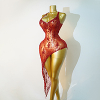 Robe de scène asymétrique rouge feu sexy avec strass et cristaux scintillants, longueur genou, sans traîne, soutien-gorge intégré, respirante, couleur bonbon, style Drag
