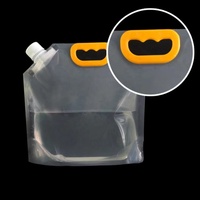 Pochettes en plastique recyclables personnalisées avec impression par gravure, bec verseur et poignée, bouchon supérieur en aluminium pour le remplissage de jus, vodka et whisky en grande quantité