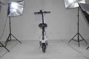 Trottinette électrique pliable pour adultes, légère et portable, idéale pour les déplacements sécurisés – Vente chaude de notre usine chinoise - Product Image 3