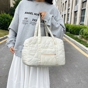 Nouveau sac de voyage brodé en forme de cœur, sac bandoulière tendance, léger, grande capacité, sac de sport, sac de voyage pour courts séjours - Product Image 5