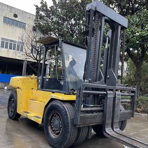Chariot élévateur d'occasion Komatsu 20 tonnes FD200 d'origine japonaise avec déplaceur latéral, hauteur de levage 3000 mm, fourches longues, en stock - Product Image 1