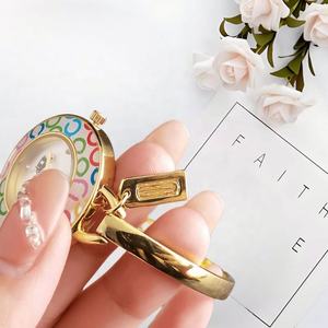 Reloj de pulsera de aleación para mujer con diseño de dibujos animados para negocios - Product Image 5