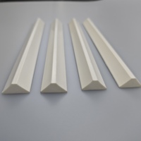 Perfil de PVC Ecológico, Duradero y de Alta Calidad con Borde Triangular para Paredes de Hormigón - Servicio OEM/ODM