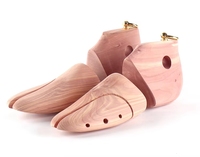 Camilla de zapatos cómoda personalizable respetuoso del medio ambiente barato cedro de madera ajustable árbol de zapato de madera de cedro americano