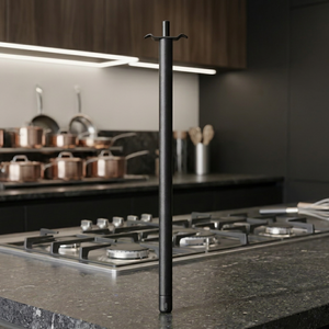 Allume-gaz en métal noir de 48 cm avec finition résistante à la rouille et poignée à ailettes pour usage commercial en cuisine - Modèle - Product Image 1