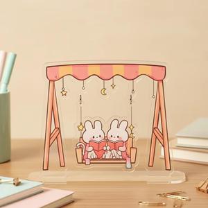 Exhibidor Acrílico Personalizado CCH con Diseño de Anime, Impresión Transparente con Borde Dorado - Product Image 2