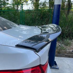 Aileron de coffre arrière type bec de canard en carbone noir pour BMW Série 1 F52 2016-2023, accessoires de tuning extérieur - Product Image 4