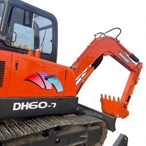 Excavatrice Doosan DH60-7 d'occasion certifiée CE EMC, faible nombre d'heures, 8 tonnes, mini-excavatrice sur chenilles de Corée, avec accessoire de râteau - Product Image 2