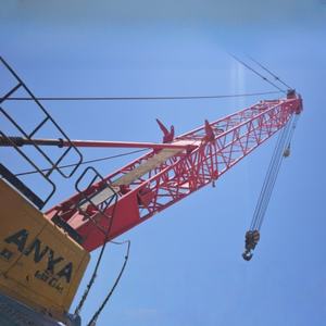 Grúa sobre Orugas SCC900A de Marca China Original, con Capacidad de Elevación de 90 Toneladas, Accionada por Motor, Usada en Maquinaria de Construcción - Product Image 4