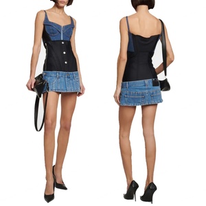 Mini-jupe en jean bleu tendance avec ouverture boutonnée et construction corset noire pour femme - Product Image 2