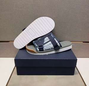 รองเท้าแตะกันลื่นสำหรับชายหาดกลางแจ้งของผู้ชายรองเท้าส้นแบนลำลองสไตล์ใหม่รองเท้าเดินกลางแจ้งสำหรับผู้ชายและผู้หญิงขายส่ง - Product Image 4
