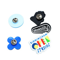 Épinglette personnalisée en silicone souple avec logo d'entreprise, fermoir magnétique, en PVC, design créatif de dessin animé, cadeau d'affaires
