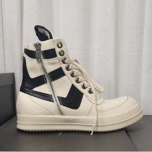 Zapatillas de Estilo Walking de Caña Alta para Hombre PV 2025 Fabricantes Europeos y Americanos Suela Gruesa Negro Blanco Triángulo Invertido con Cordones Tallas - Product Image 4