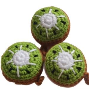 พวงกุญแจผลกีวีน่ารัก ทำจากไหมอะคริลิกนุ่ม ถักมือ ของตกแต่งกระเป๋าและพวงกุญแจขนาดเล็ก ตุ๊กตาถักมือขนาดจิ๋ว - Product Image 2