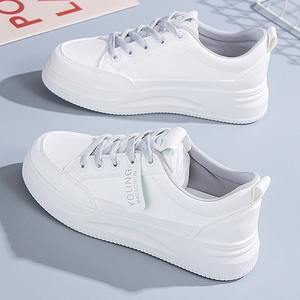 Chaussures blanches pour femmes 2025 Nouvelles chaussures de voyage à semelle souple en PU artificiel respirantes antidérapantes à lacets avant, baskets de sport - Product Image 2